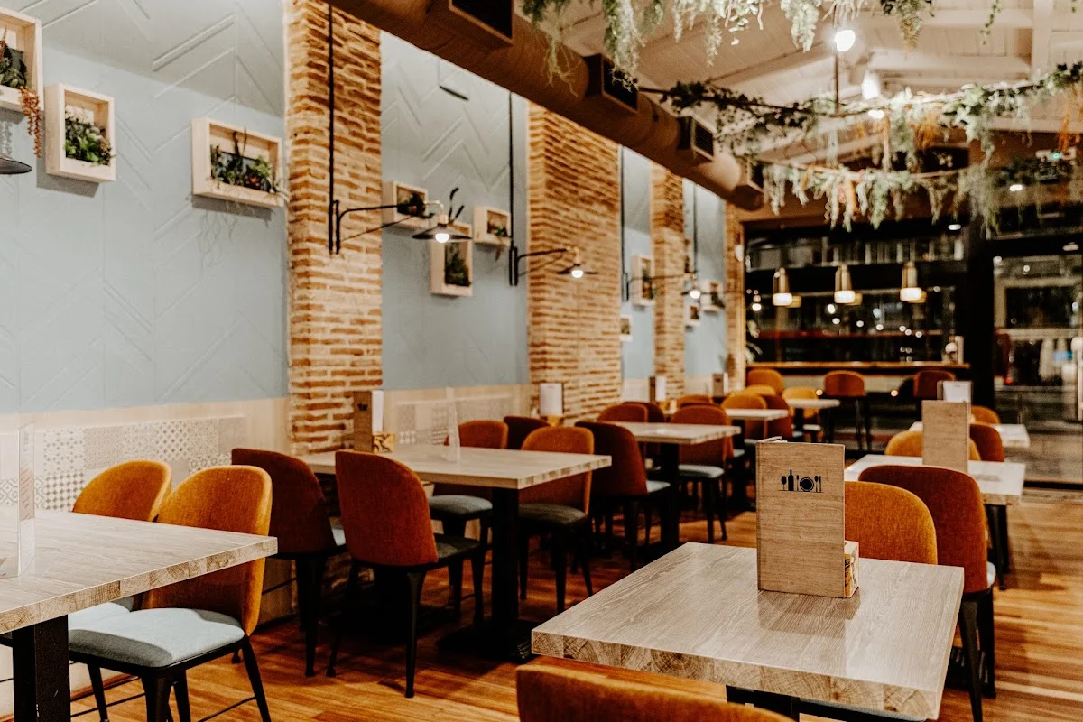 Al Toque "Gran Vía", Tortillas, raciones y copas