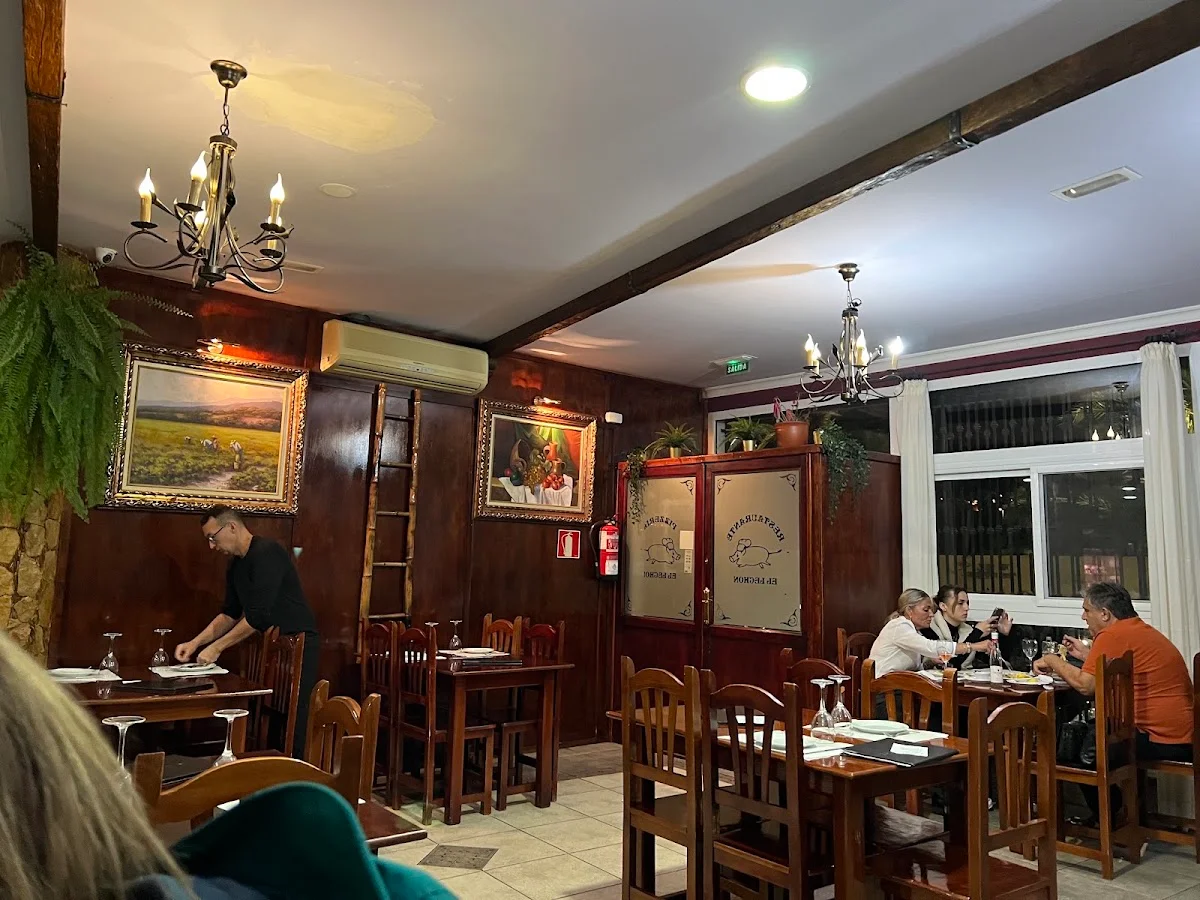 Restaurante Grill El Lechón - foto 1 de 10