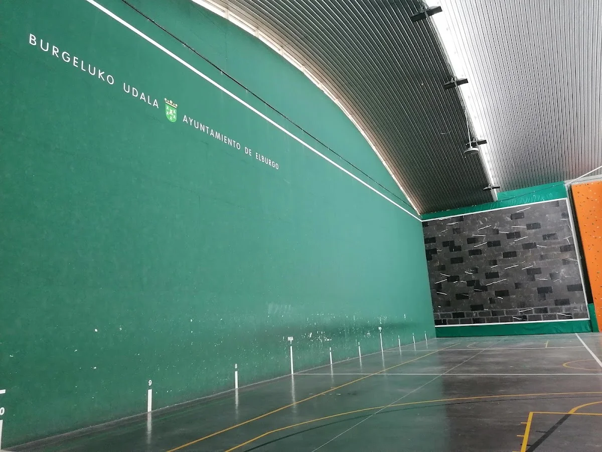 Complejo deportivo Landederra