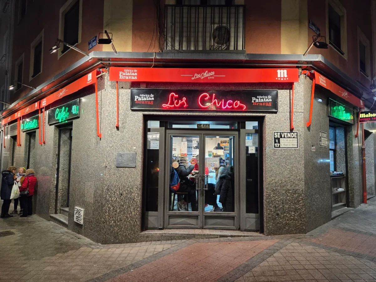 Los Chicos Fábrica de Patatas Bravas